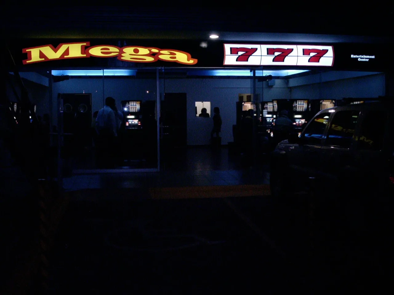 Mega 777 storefront